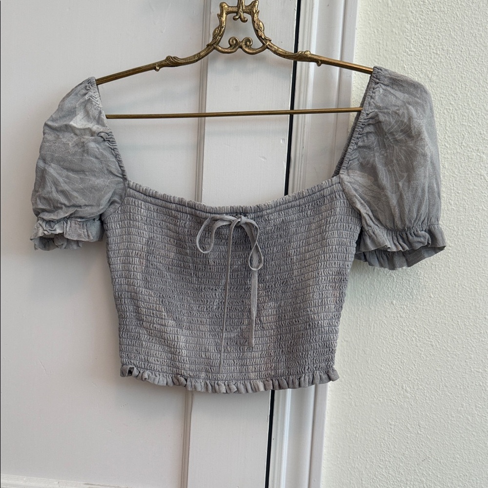 Wilfred Light Gray Smocked Puff Sleeve Crop Top